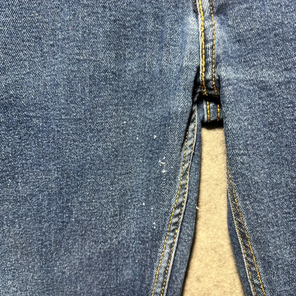 Levis 514 Straight Fit Mens Jeans Blue Denim 36x32 Distressed Stretch
